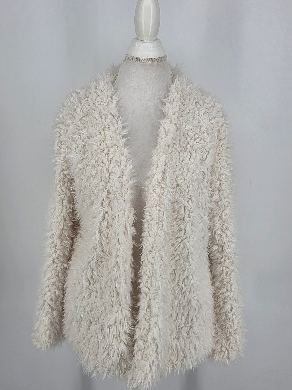 Ambiance Outerwear Jacket Large L Cream Faux Fur Shag Open Front Goth Y2K